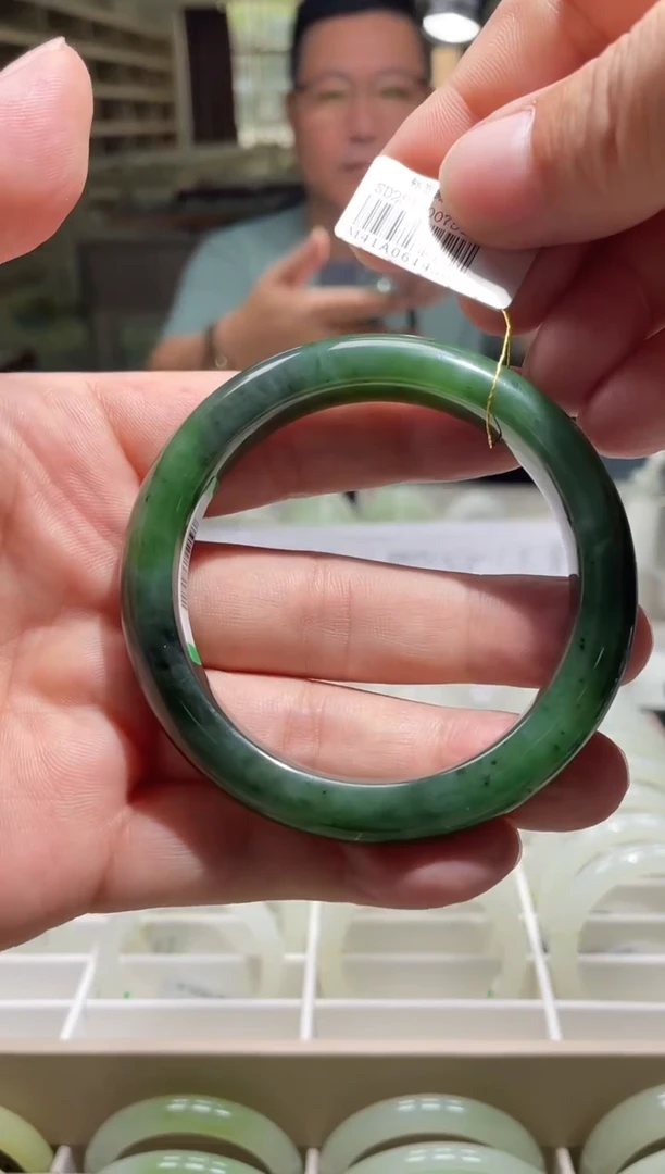 未镶嵌手镯和田玉57-59圈口 4302