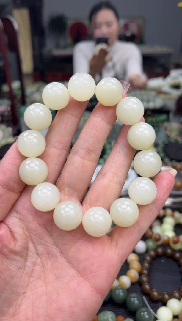 【闪购商品】和田玉手串未镶嵌新疆奶油黄卡16