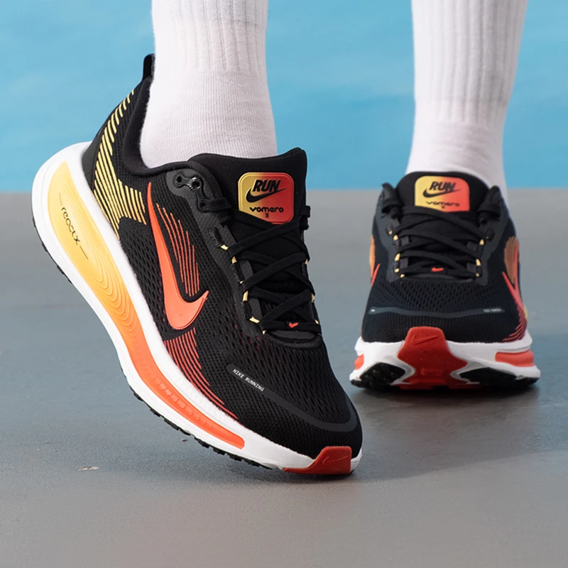 NIKE耐克女鞋2026新款运动鞋VOMERO 18透气缓震休闲跑步鞋 HQ2157