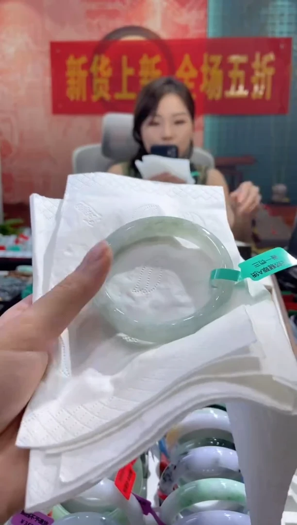 翡翠手镯未镶嵌多人27705