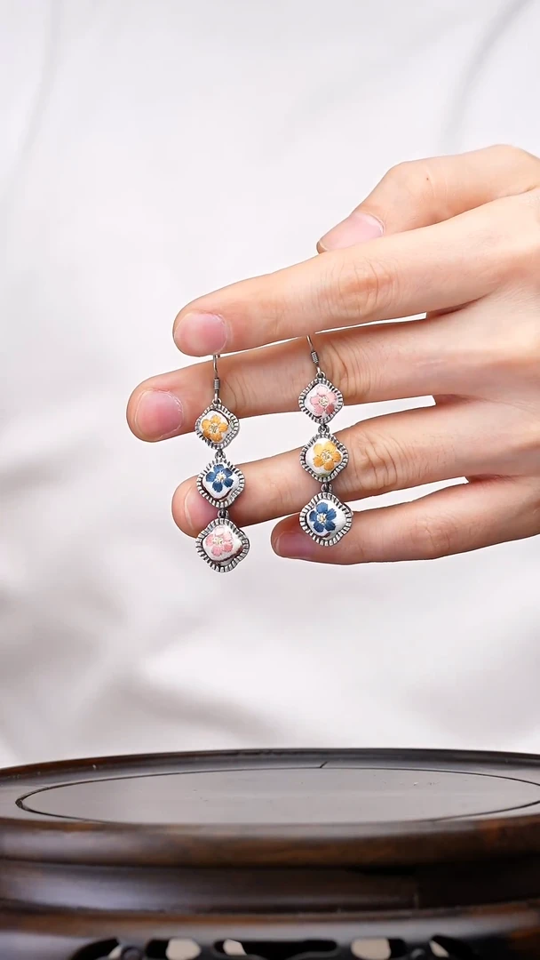 【闪购商品】刺绣黔东南苗族刺绣A226