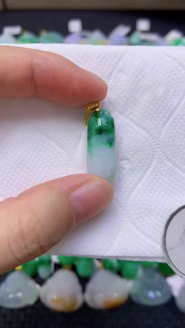 颈饰未镶嵌翡翠天然缅甸翡翠A货