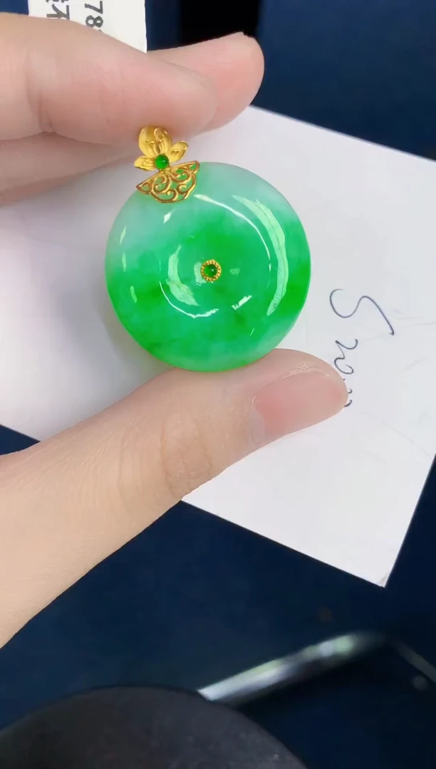 翡翠18K金镶嵌颈饰天然翡翠缅甸A货