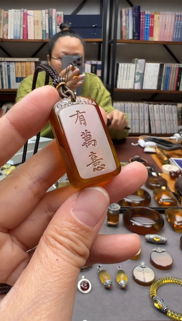 【闪购商品】琥珀颈饰未镶嵌有万喜吊坠