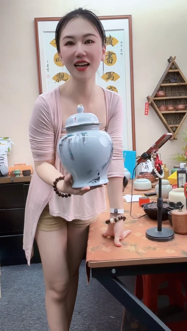 茶叶罐装荒野红茶