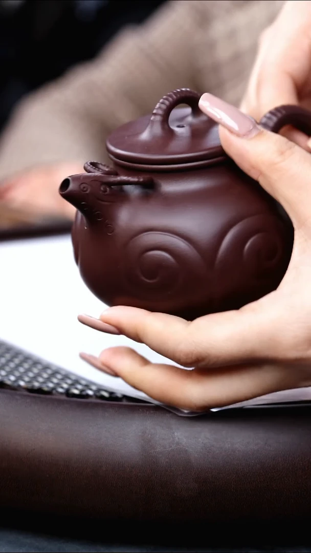 茶壶紫砂53 赵丽娟 三羊开泰 松亭老紫泥 260毫升