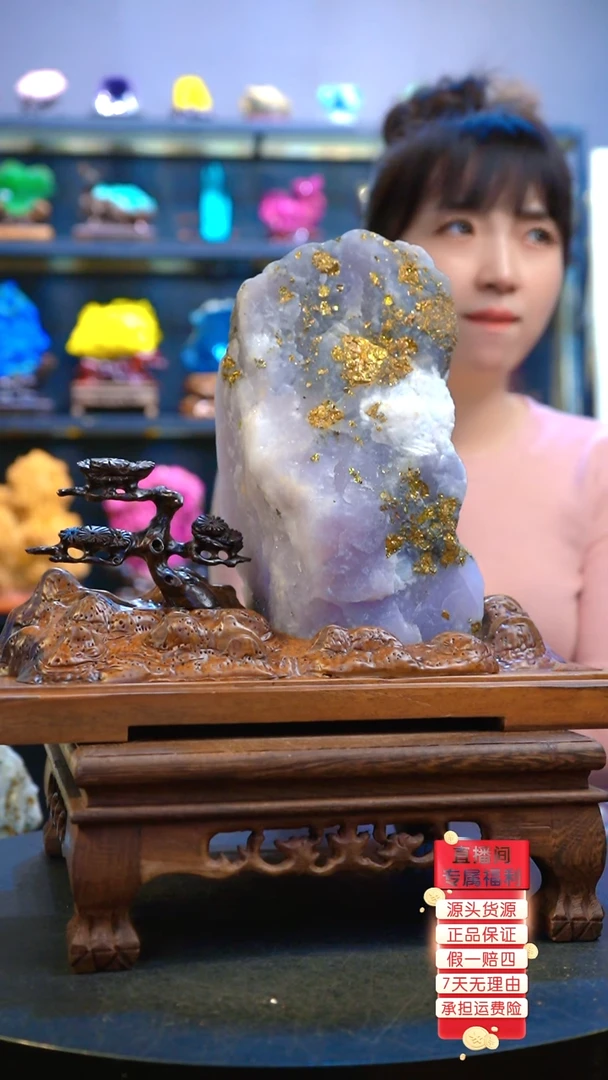 石材颜色漂亮，造型奇特