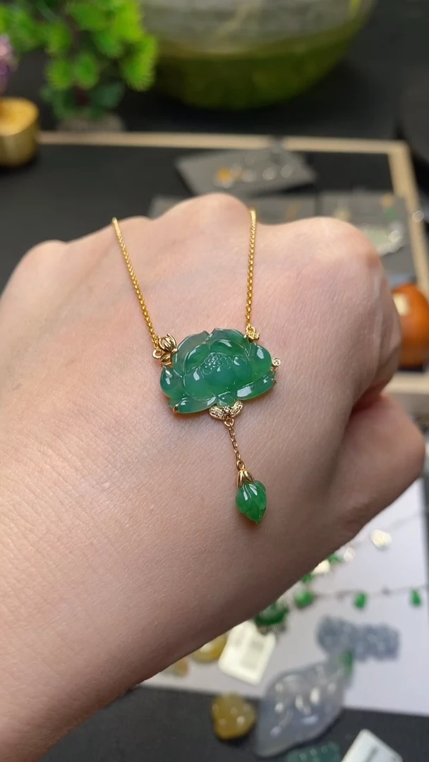 颈饰18K金镶嵌翡翠净货33234