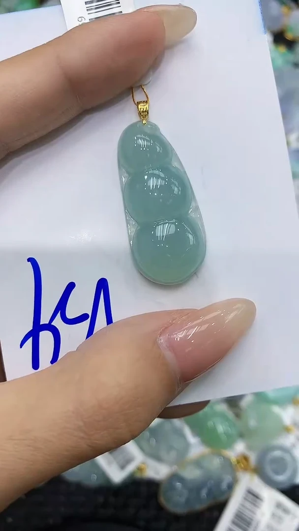 翡翠18K金镶嵌颈饰111111111111