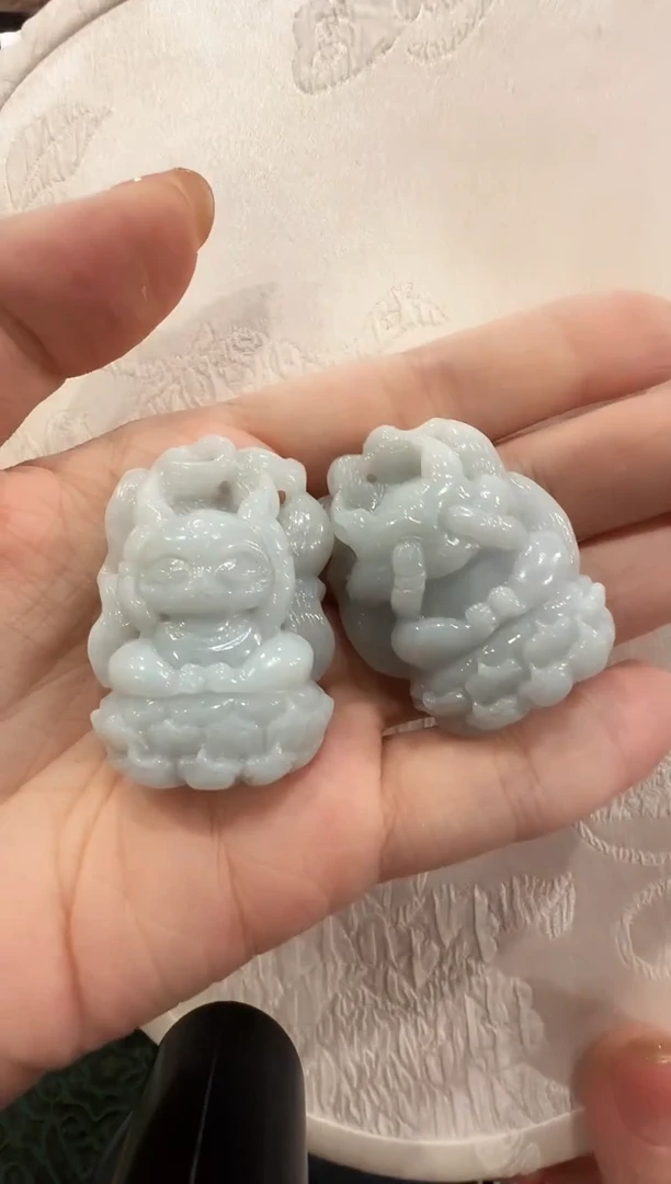 翡翠未镶嵌颈饰国风