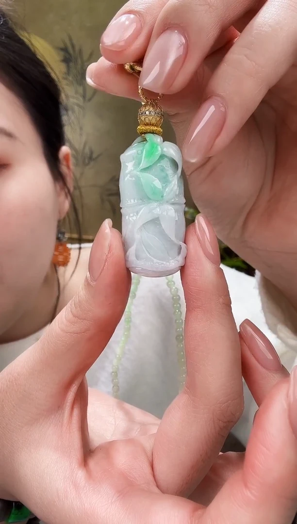 颈饰未镶嵌翡翠吊坠