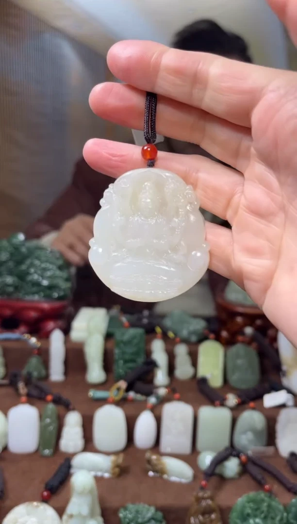 颈饰未镶嵌和田玉·