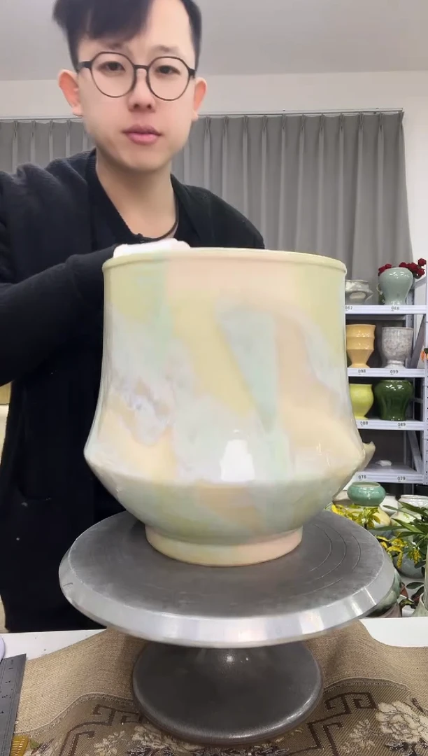 1.5花盆尺寸高：  24  口： 21