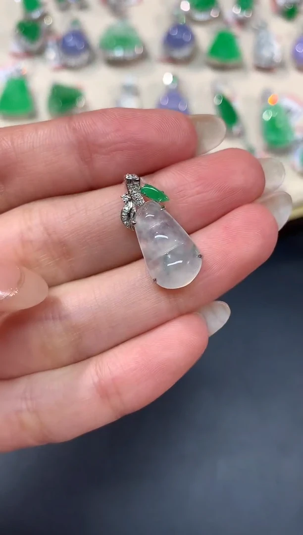 【闪购商品】翡翠吊坠(不含链)18K金镶嵌A89|3980