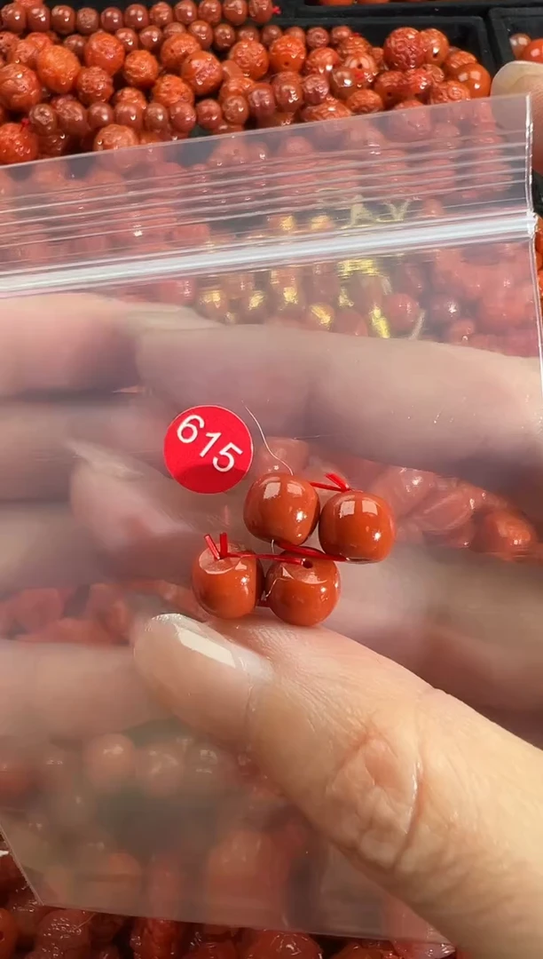 颈饰未镶嵌南红玛瑙1