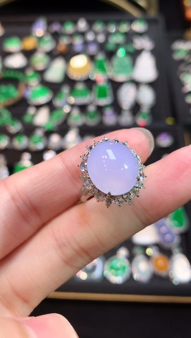 18K金镶嵌戒指翡翠冰紫紫罗兰蛋面