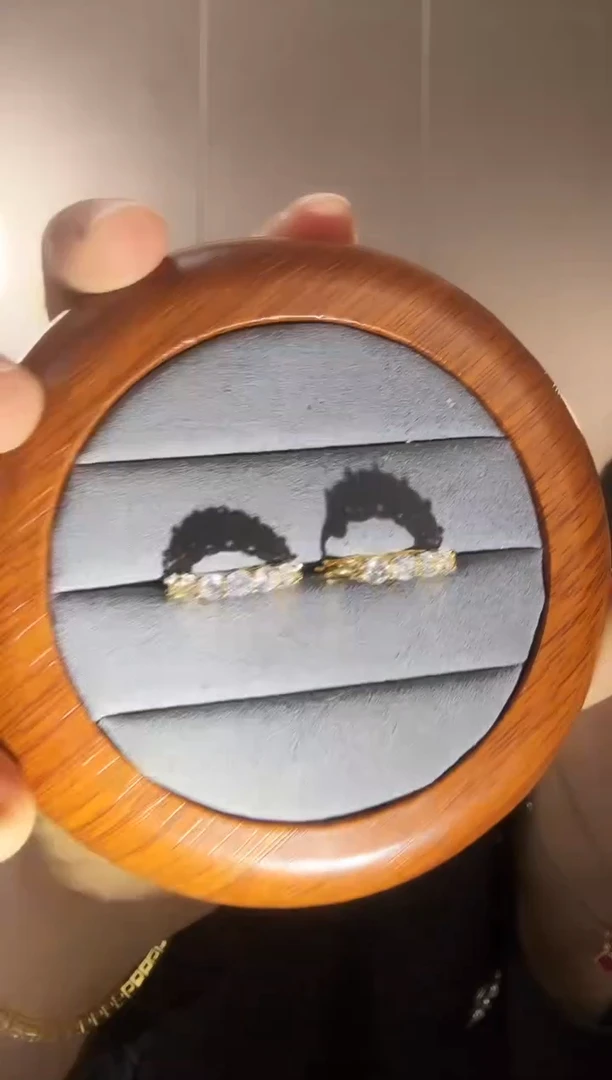 推荐款金色款满天星耳饰一对