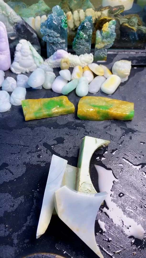 颈饰未镶嵌翡翠天然翡翠057
