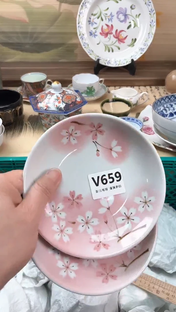瓷片呵***哒659