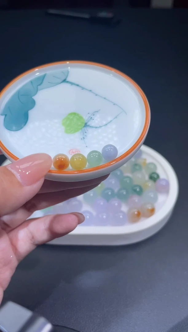 颈饰未镶嵌翡翠义****哥翡翠净货