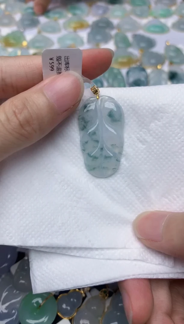 翡翠18K金镶嵌颈饰天然A货翡翠