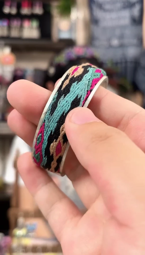 织绣民族风非遗老绣饰品618