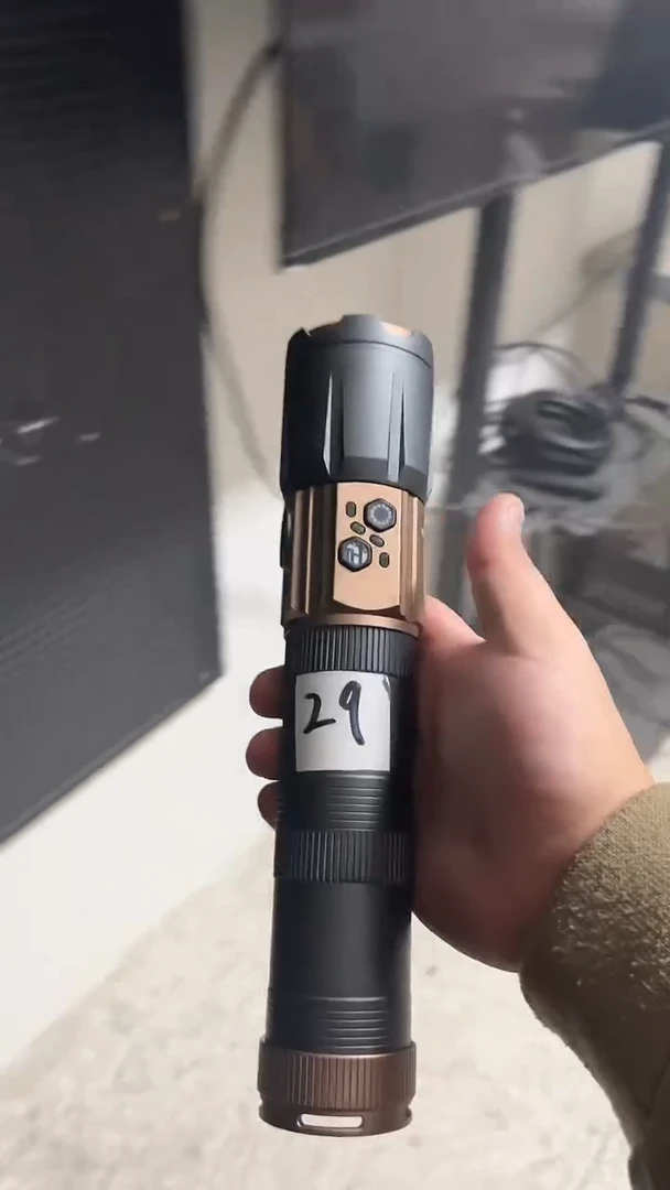 【四激光】单科30w超大光率-401350超大电池铝合金电筒