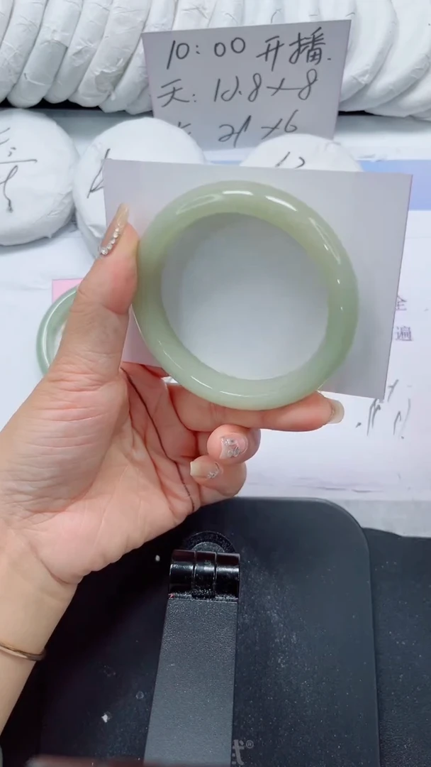未镶嵌手镯石英质玉22-56