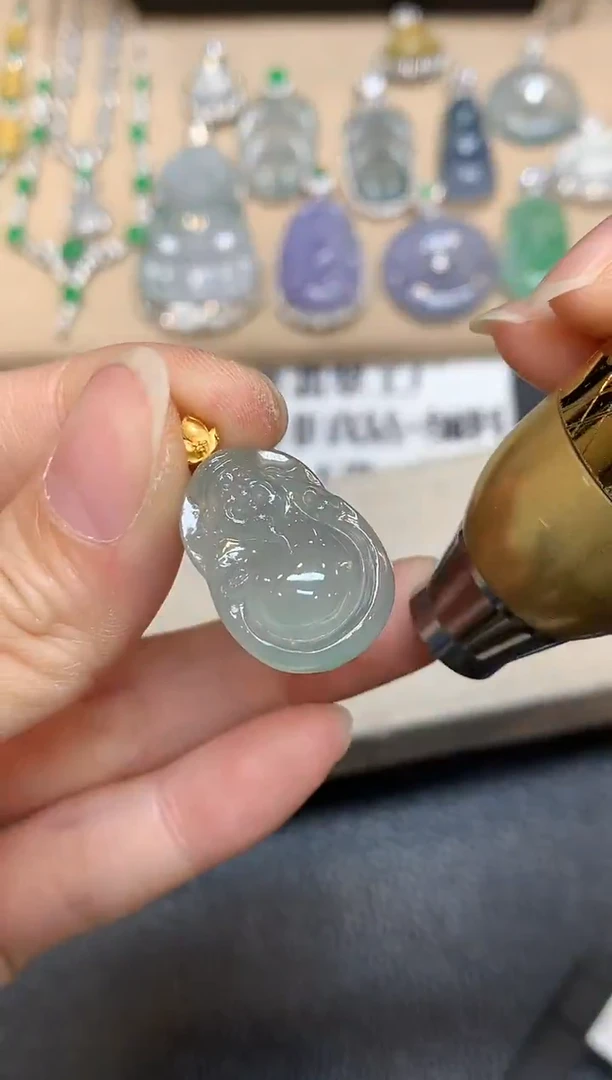 颈饰18K金镶嵌翡翠财神【无服务费