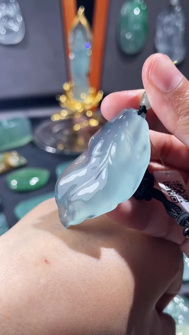 颈饰未镶嵌翡翠佳佳翡翠叶子挂件29w