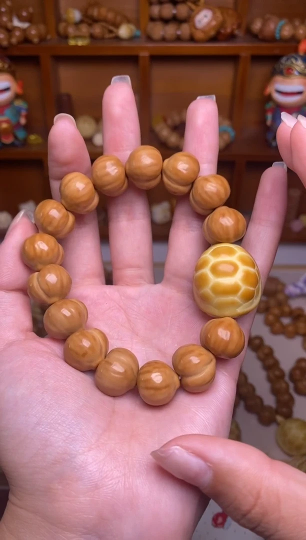 把件猴头核桃全品无暇屁桃＋大富甲手串