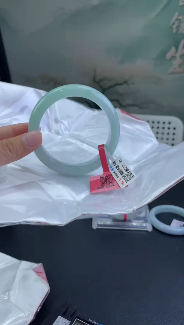 翡翠手镯未镶嵌3翡翠手镯