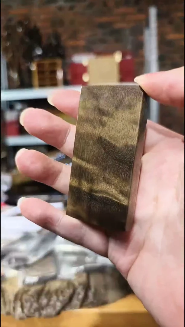 金丝楠无事牌手把件