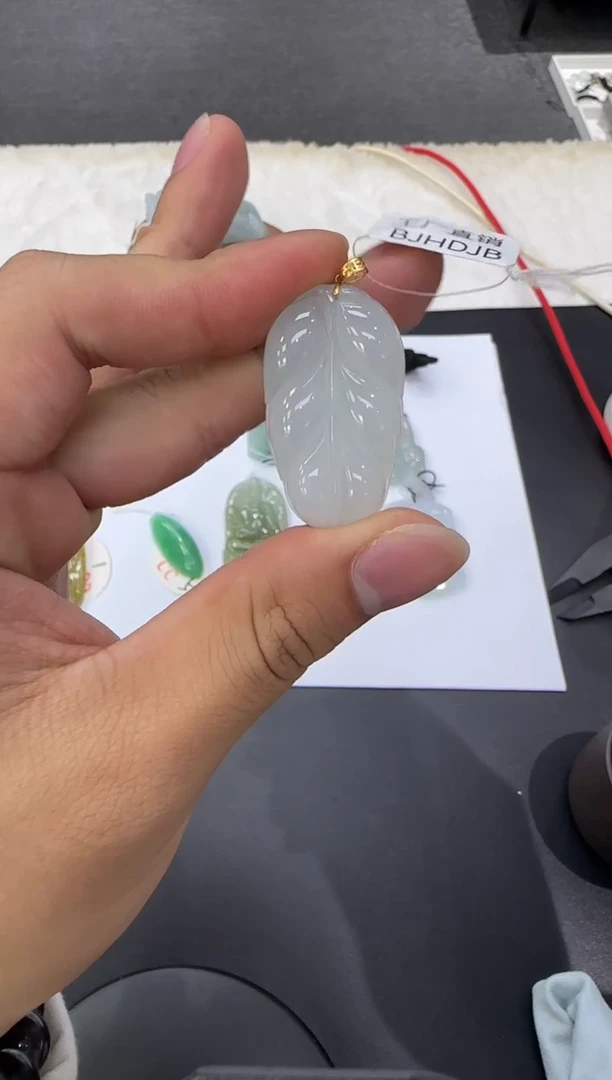18K金镶嵌挂件翡翠多样性天然翡翠A货孤品