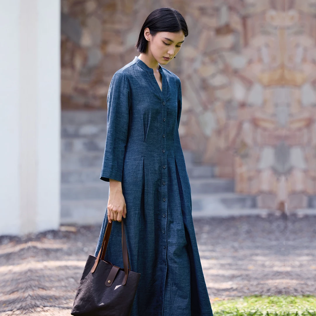 qtu透气柔软衬衫式棉麻牛仔连衣裙85072工字褶收腰显瘦七分袖长裙