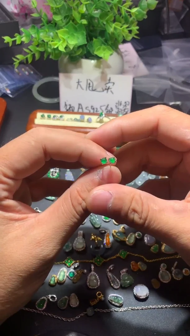 吊坠(不含链)未镶嵌翡翠1