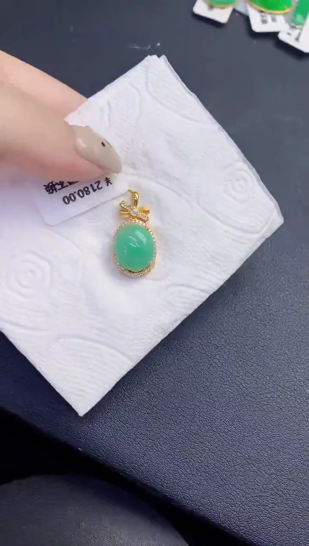 颈饰未镶嵌翡翠缅甸天然翡翠A货