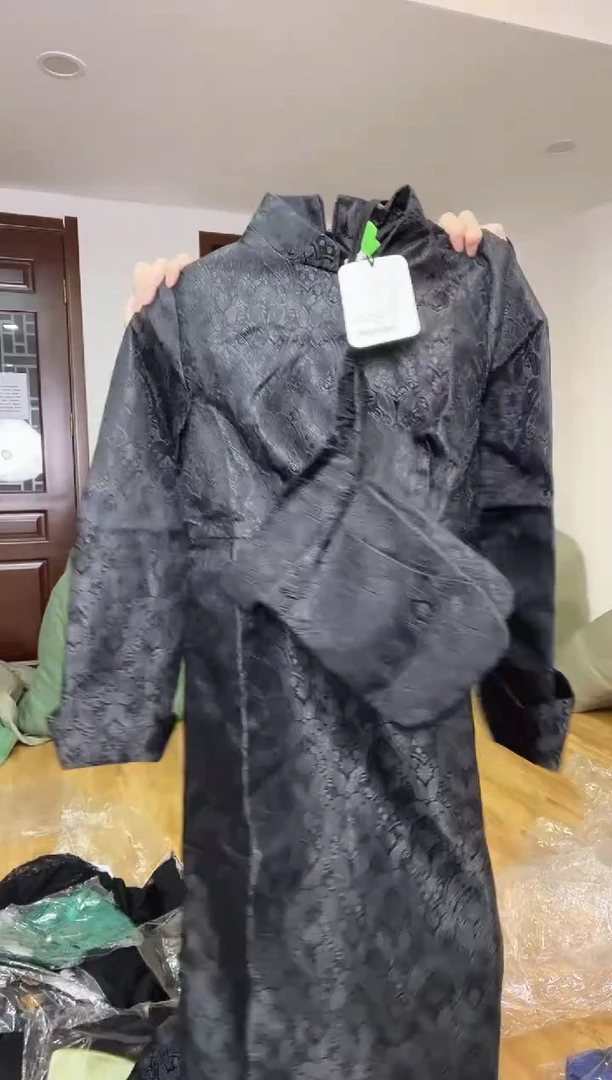 L码        105-115斤  重工裙 纯黑