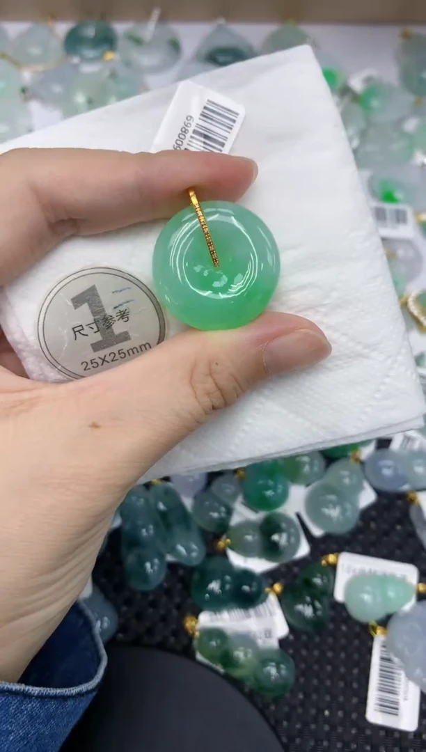 颈饰18K金镶嵌翡翠1111111