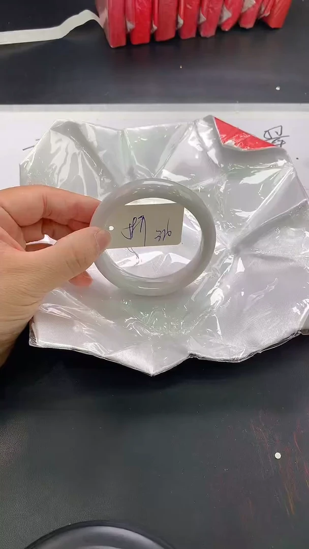 翡翠手镯未镶嵌151