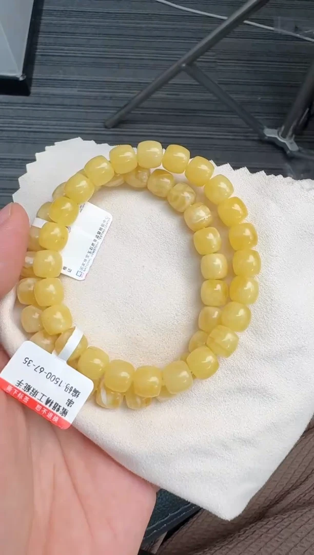 未镶嵌蜜蜡手串蜜蜡手串多样性发货发其一