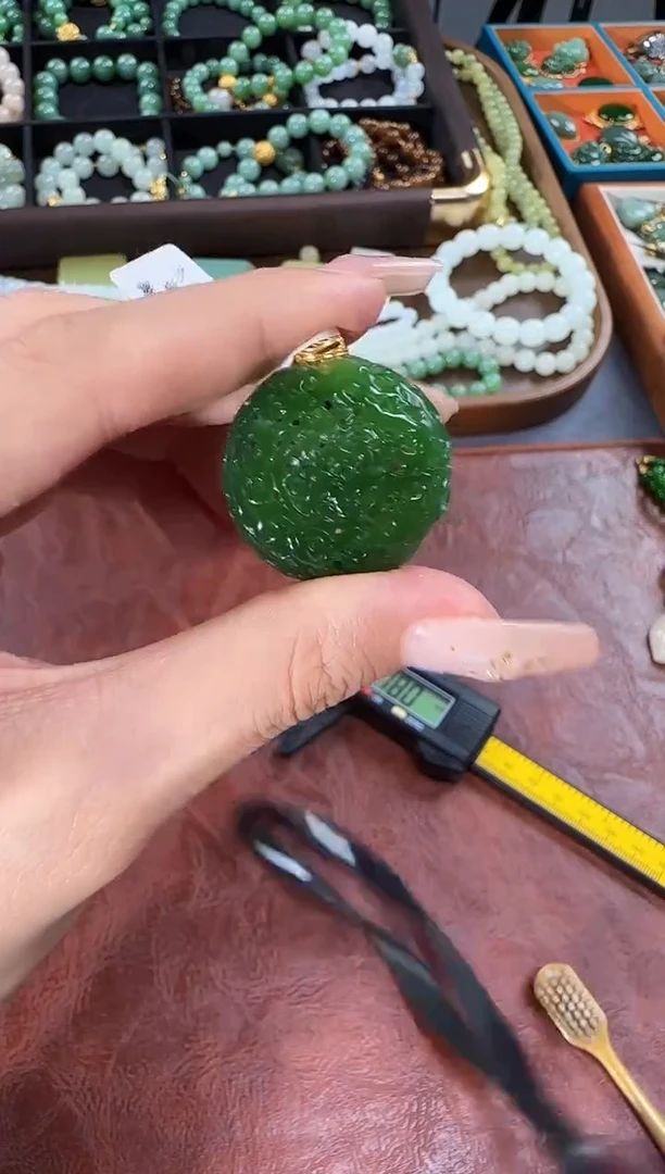 和田玉18K金镶嵌吊坠(不含链)1