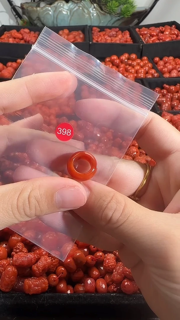 颈饰未镶嵌南红玛瑙1