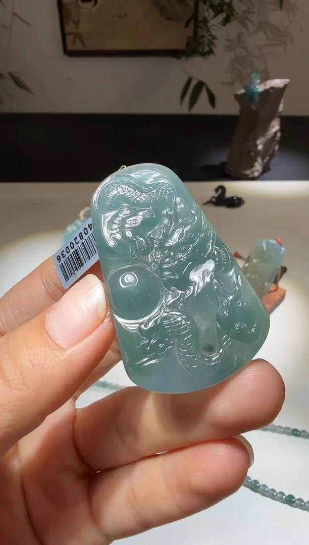 吊坠(不含链)未镶嵌翡翠龙牌