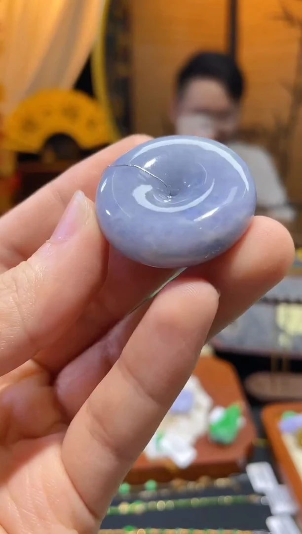 颈饰未镶嵌翡翠平安扣