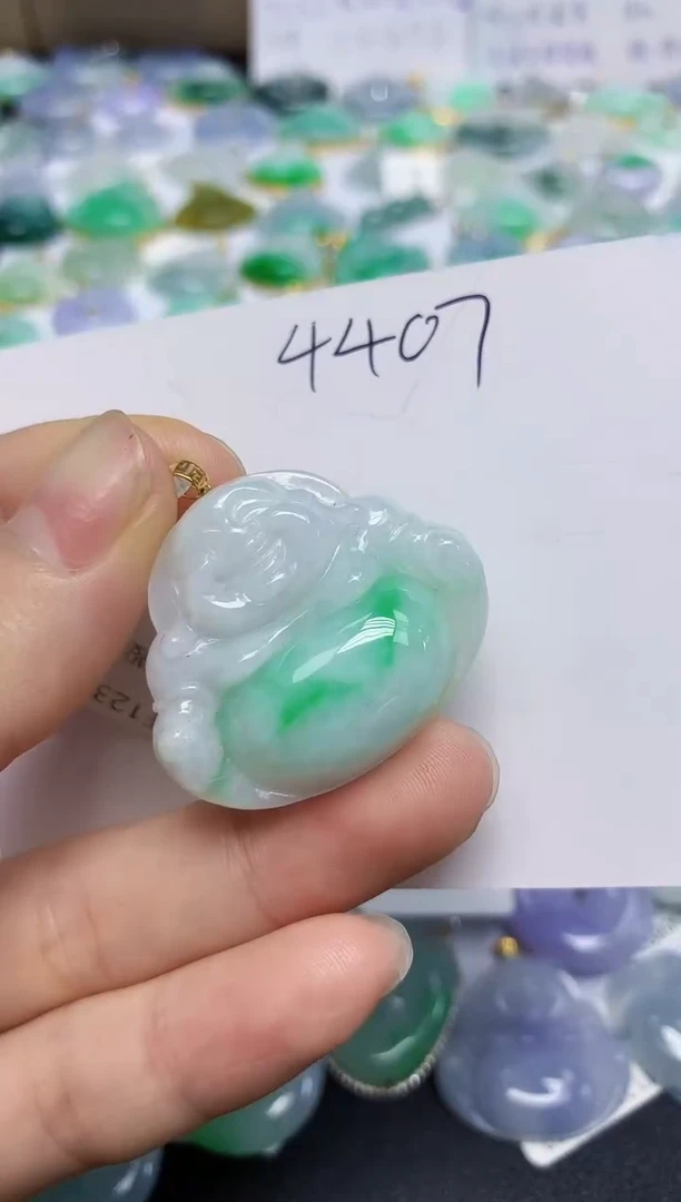 翡翠18K金镶嵌颈饰天然缅甸翡翠A货