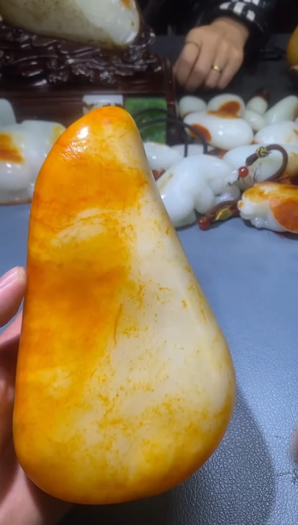 未镶嵌和田玉摆件杨****.和田玉