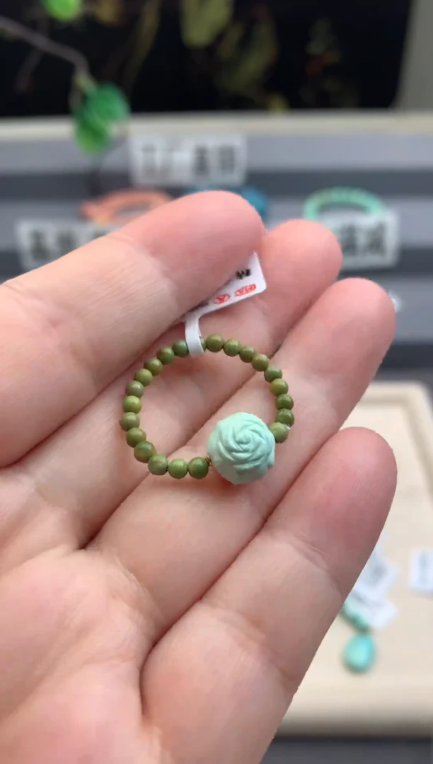 18K金镶嵌绿松石戒指Q04