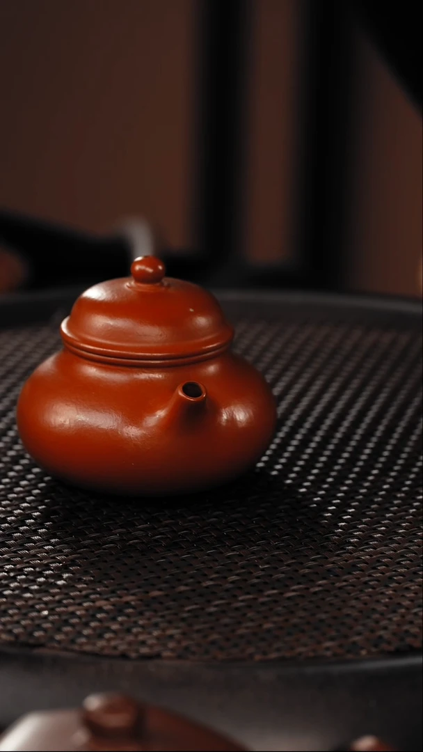 茶壶紫砂容天 朱泥
