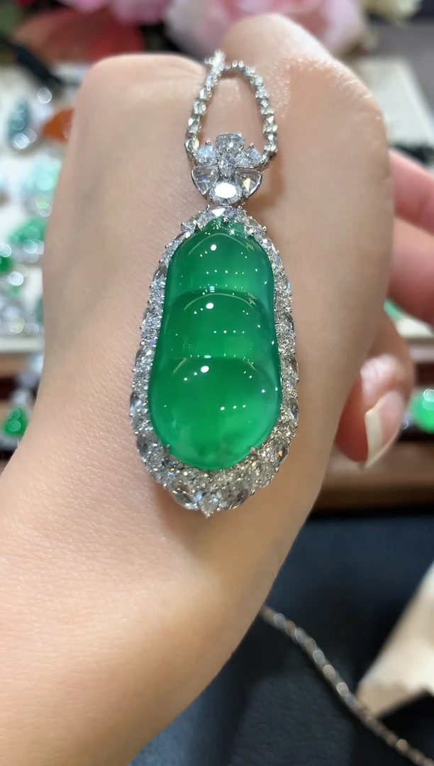 吊坠(不含链)18K金镶嵌翡翠花*m84